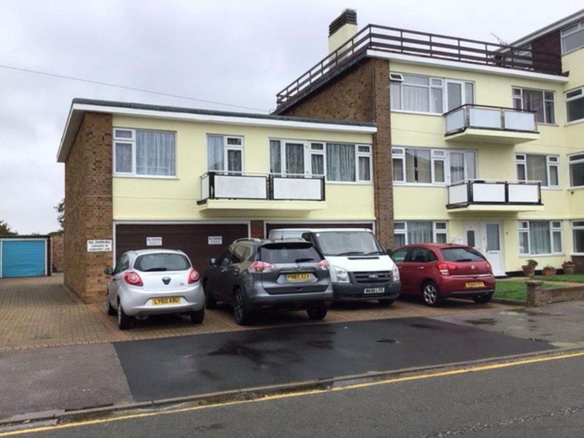 9 Gunfleet Court Apartment Clacton-on-Sea Bagian luar foto